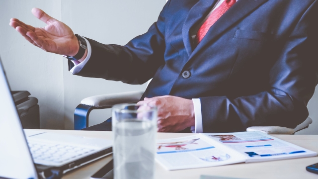 American Financial Outperforms Industry in a Year: Time to Hold?