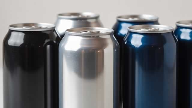 Coca-Cola vs. Monster Beverage: Which Consumer Goods Stock Is a Better Buy in 2026?