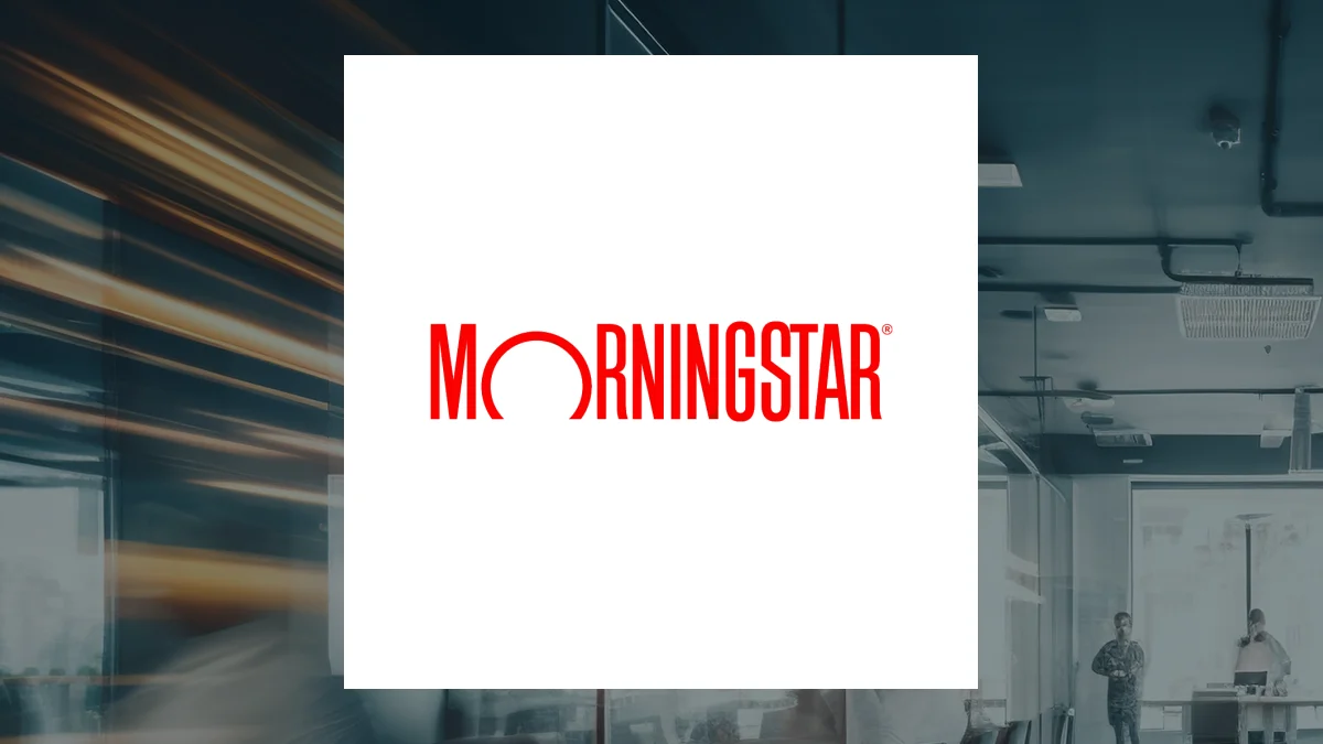 Contrasting Robinhood Markets (NASDAQ:HOOD) and Morningstar (NASDAQ:MORN)
