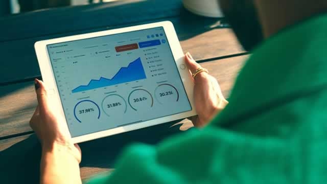 ESNT or CINF: Which Is the Better Value Stock Right Now?