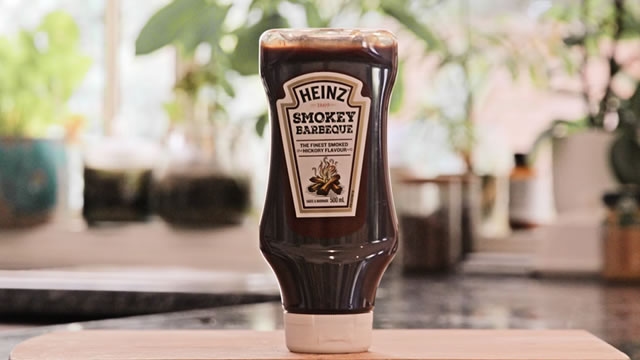 Kraft Heinz (KHC) Rises As Market Takes a Dip: Key Facts