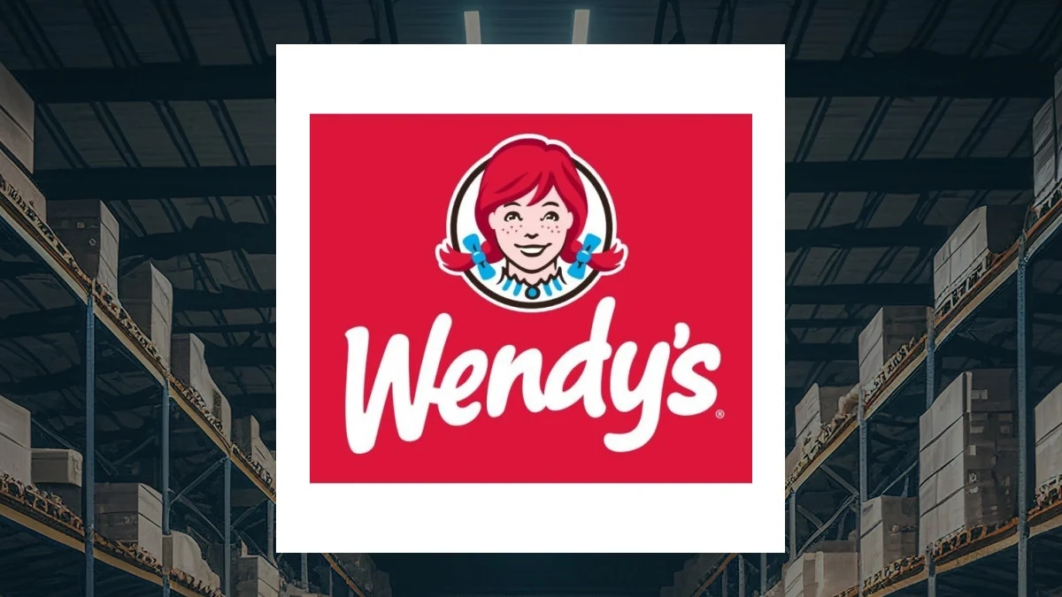Wendy’s (NASDAQ:WEN) Sets New 12-Month Low – Time to Sell?
